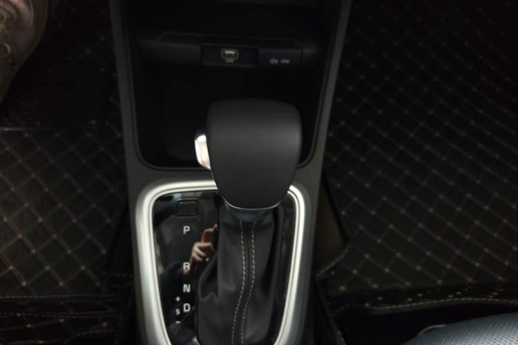 Used Kia kx1 Stonic 2021 1.4L CVT Sunroof Model Gear Lever