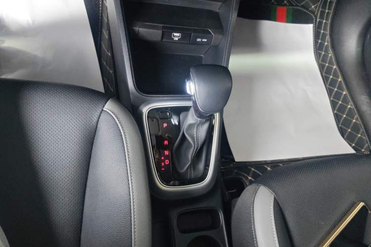 Used Kia kx1 Stonic 2021 1.4L CVT Fun Edition Gear Lever