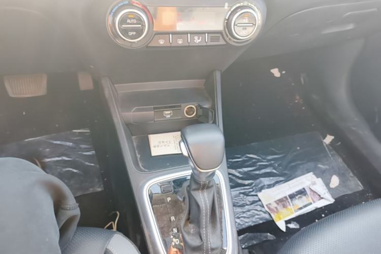 Used Kia kx1 Stonic 2021 1.4L CVT Sunroof Model Gear Lever