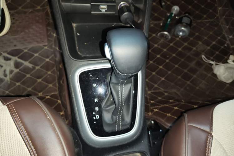 Used Kia kx1 Stonic 2021 1.4L CVT Fun Edition Gear Lever