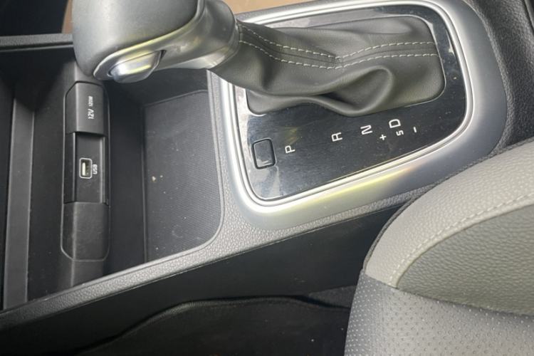 Used Kia kx1 Stonic 2021 1.4L CVT Fun Edition Gear Lever