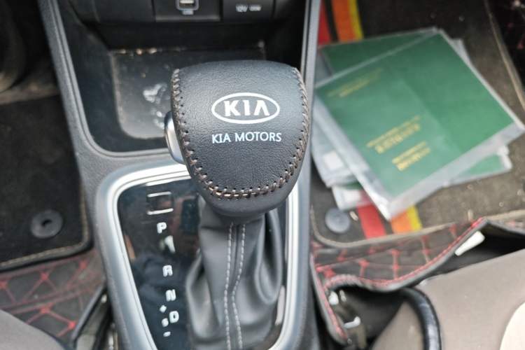 Used Kia kx1 Stonic 2021 1.4L CVT Sunroof Model Gear Lever