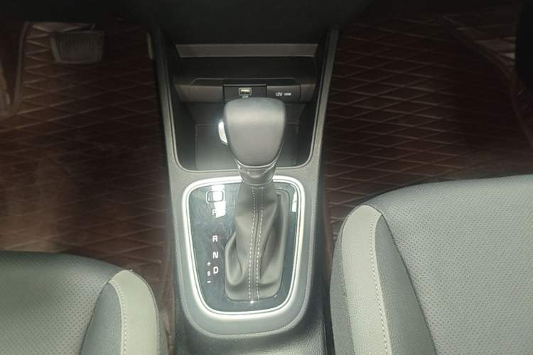 Used Kia kx1 Stonic 2021 1.4L CVT Fun Edition Gear Lever
