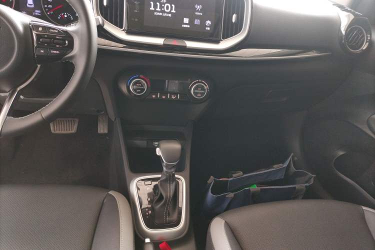 Used Kia kx1 Stonic 2021 1.4L CVT Sunroof Model Gear Lever