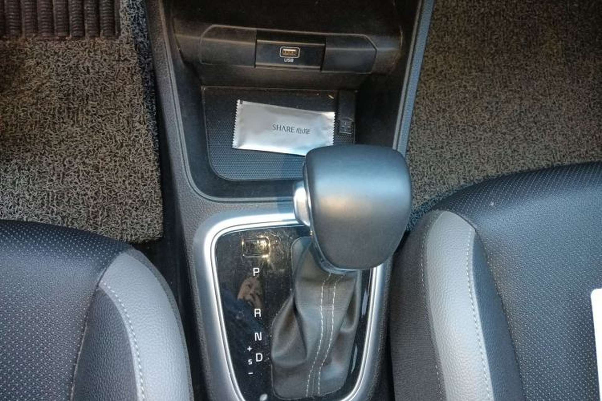 Used Kia kx1 Stonic 2021 1.4L CVT Sunroof Model Gear Lever