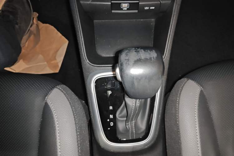 Used Kia kx1 Stonic 2021 1.4L Automatic Fun & Sport Edition Gear Lever