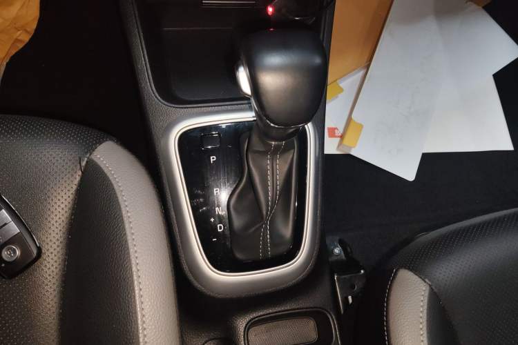 Used Kia kx1 Stonic 2021 1.4L Automatic Fun Edition Gear Lever