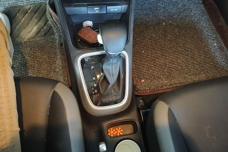 Used Kia kx1 Stonic 2021 1.4L CVT Sunroof Model Gear Lever