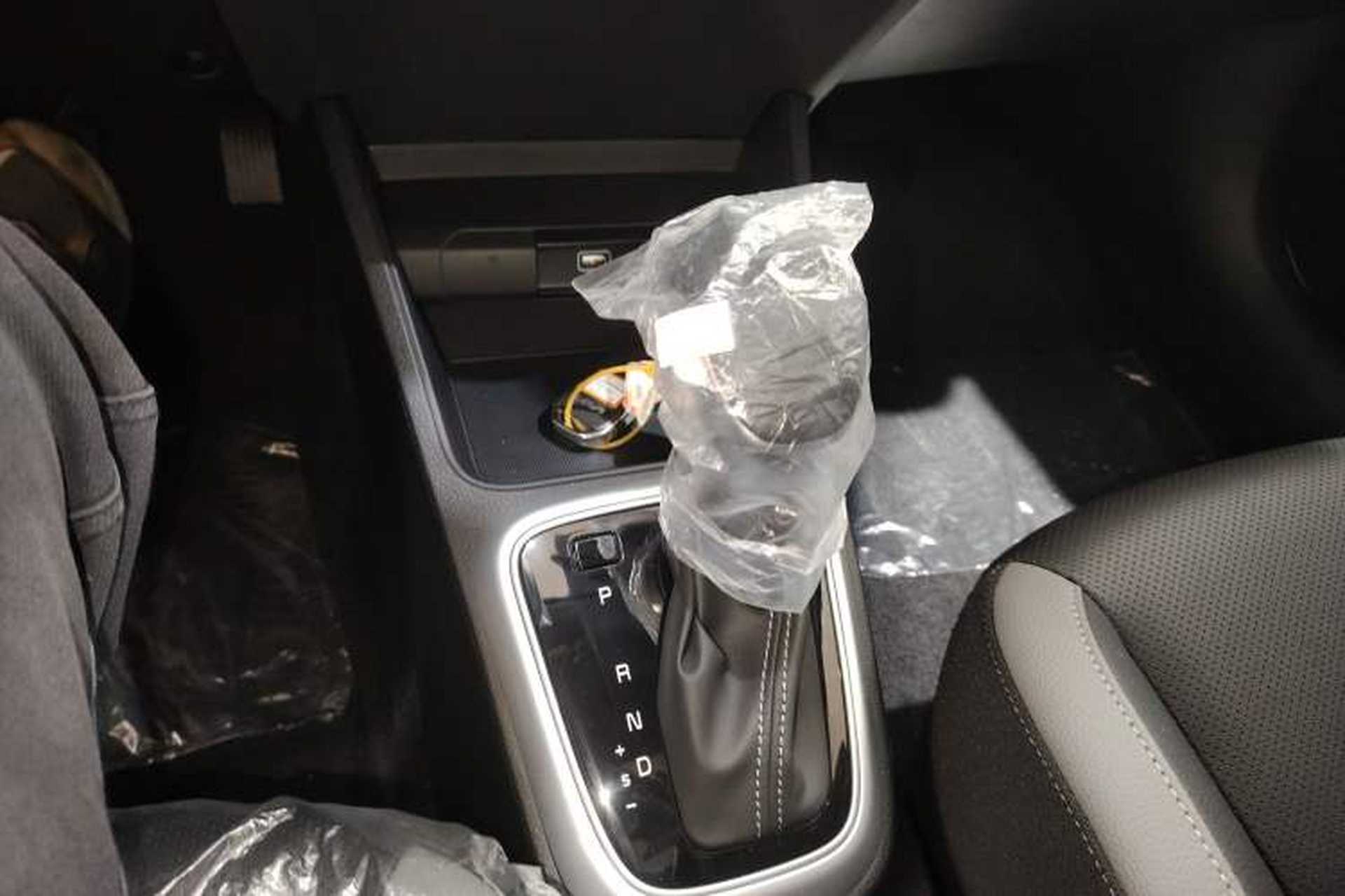Used Kia kx1 Stonic 2021 1.4L CVT Sunroof Model Gear Lever