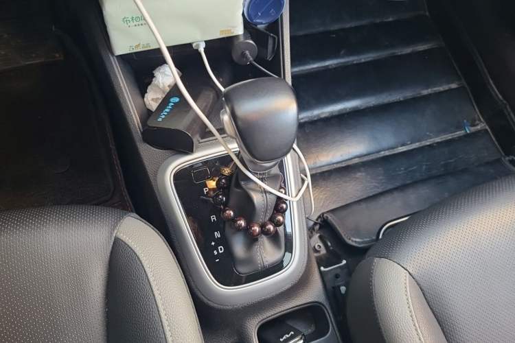 Used Kia kx1 Stonic 2021 1.4L CVT Fun Edition Gear Lever