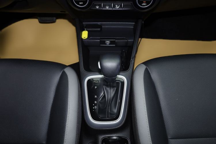 Used Kia kx1 Stonic 2021 1.4L CVT Fun & Sunroof Model Gear Lever