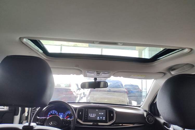 Used Kia kx1 Stonic 2021 1.4L CVT Fun & Sunroof Model Headliner