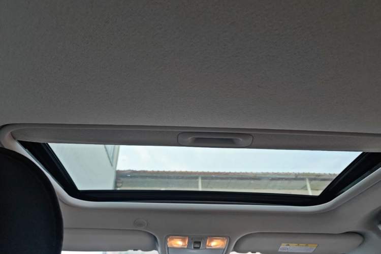 Used Kia kx1 Stonic 2021 1.4L CVT Sunroof Model Headliner