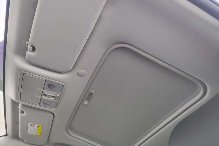 Used Kia kx1 Stonic 2021 1.4L CVT Sunroof Model Headliner