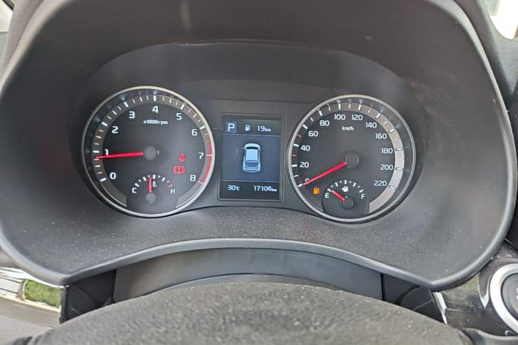 Used Kia kx1 Stonic 2021 1.4L CVT Sunroof Model Instrument Cluster