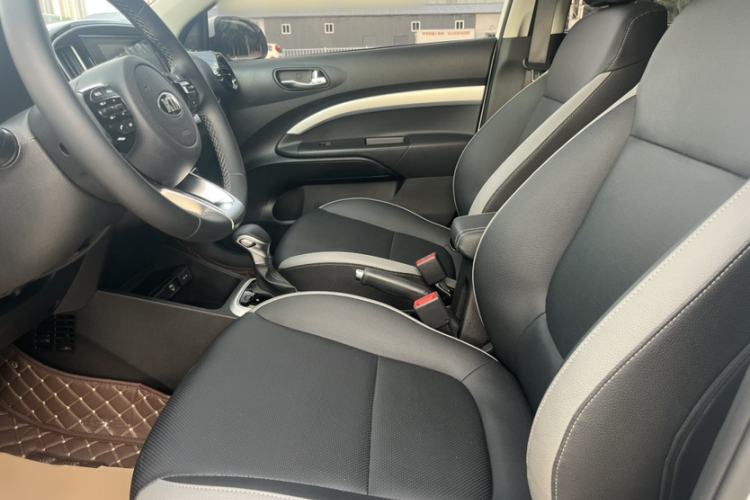 Used Kia kx1 Stonic 2021 1.4L CVT Fun Edition Interior 1