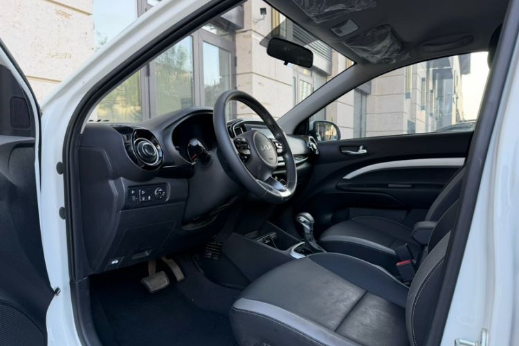 Used Kia kx1 Stonic 2021 1.4L CVT Fun Edition Interior 2