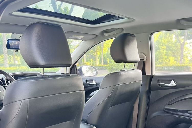 Used Kia kx1 Stonic 2021 1.4L Automatic Fun & Sport Edition Interior 3