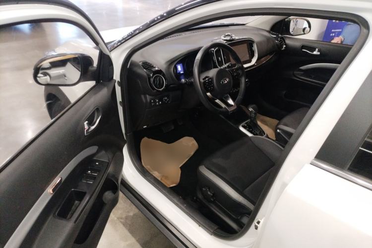 Used Kia kx1 Stonic 2021 1.4L Automatic Fun & Sport Edition Interior 3