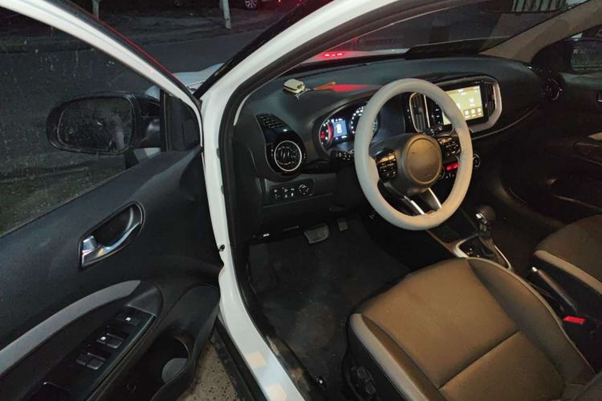 Used Kia kx1 Stonic 2021 1.4L CVT Sunroof Model Interior 3
