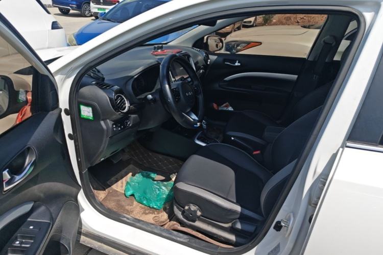 Used Kia kx1 Stonic 2021 1.4L CVT Fun Edition Interior 3