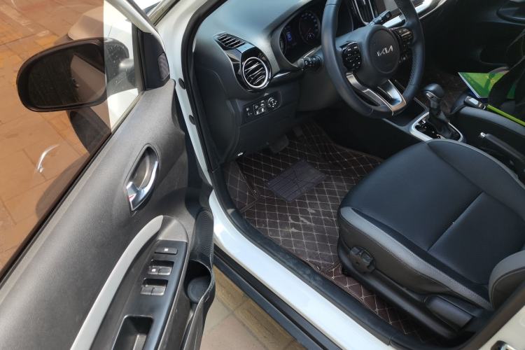 Used Kia kx1 Stonic 2021 1.4L CVT Sunroof Model Interior 3