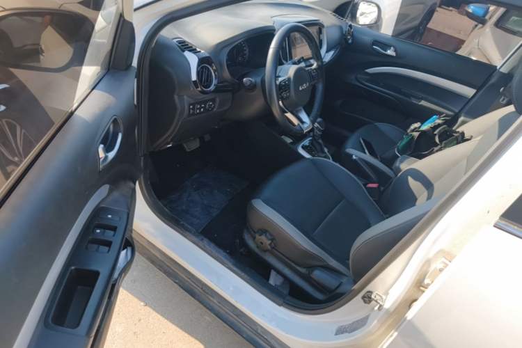 Used Kia kx1 Stonic 2021 1.4L CVT Sunroof Model Interior 3