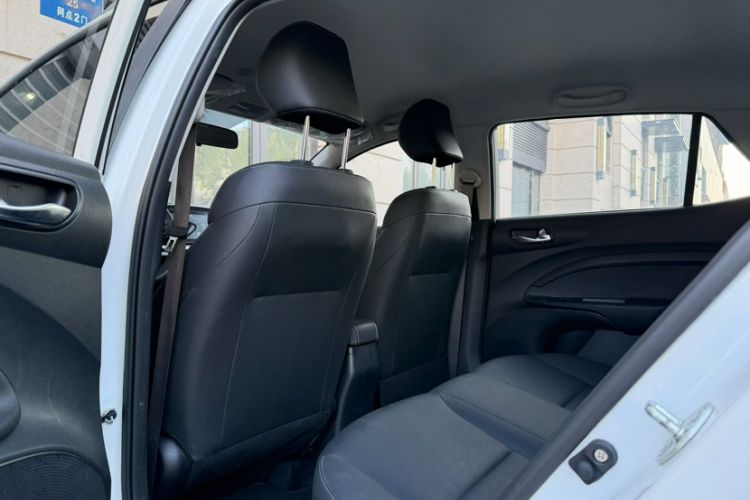 Used Kia kx1 Stonic 2021 1.4L CVT Fun Edition Interior 3