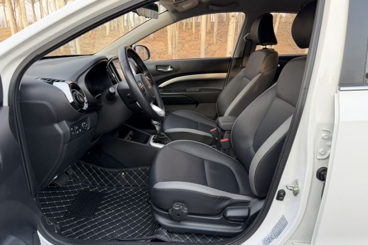 Used Kia kx1 Stonic 2021 1.4L Automatic Fun Edition Interior 3