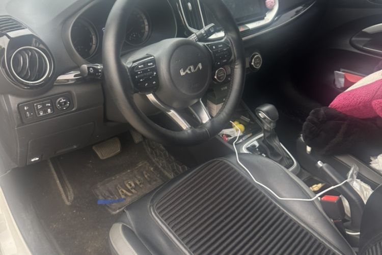 Used Kia kx1 Stonic 2021 1.4L CVT Fun & Sunroof Model Interior 4