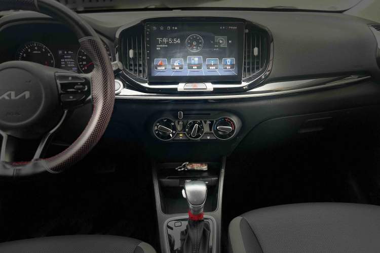 Used Kia kx1 Stonic 2021 1.4L CVT Fun Edition Interior 4