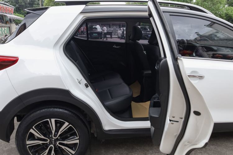 Used Kia kx1 Stonic 2021 1.4L CVT Fun & Sunroof Model Interior 4