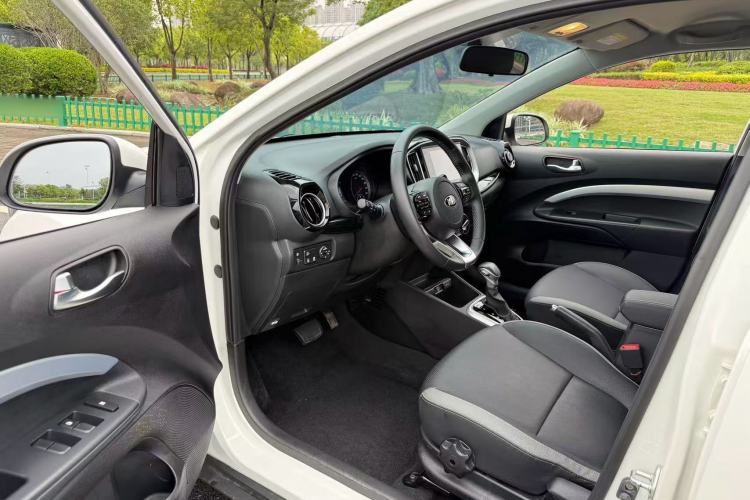 Used Kia kx1 Stonic 2021 1.4L Automatic Fun Edition Interior 5