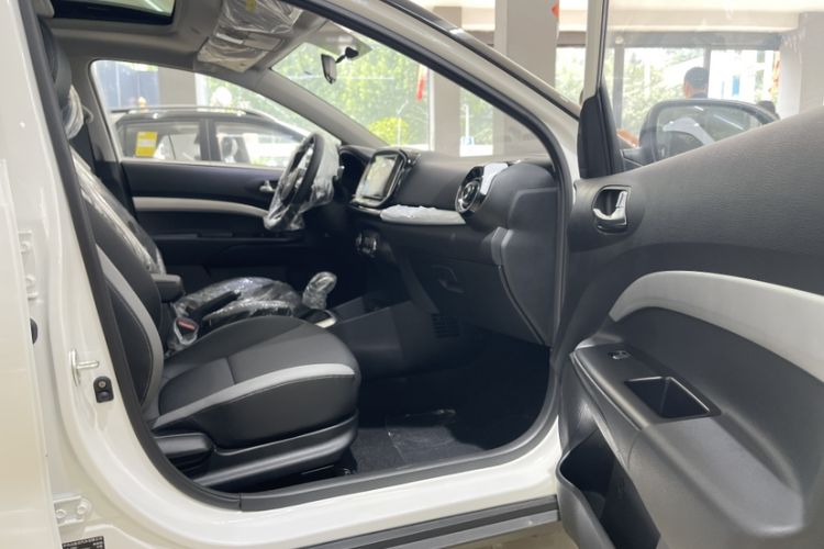 Used Kia kx1 Stonic 2021 1.4L CVT Sunroof Model Interior 5