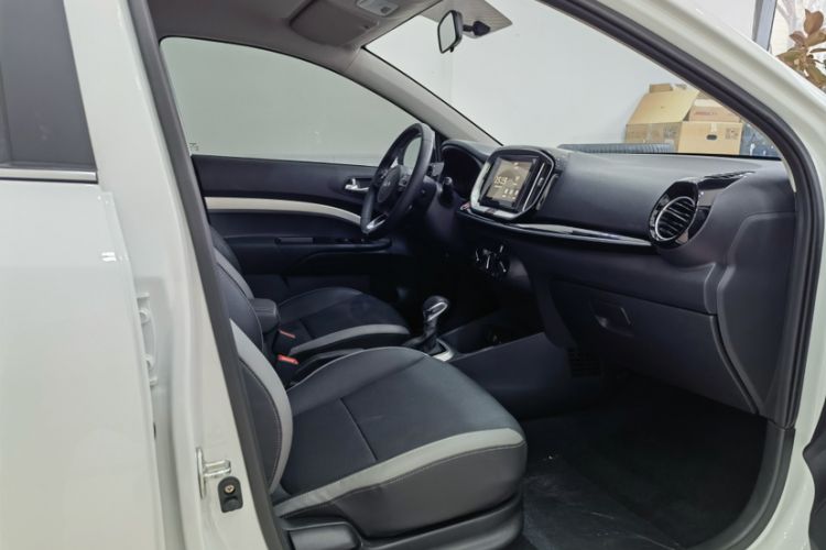 Used Kia kx1 Stonic 2021 1.4L CVT Fun Edition Interior 6