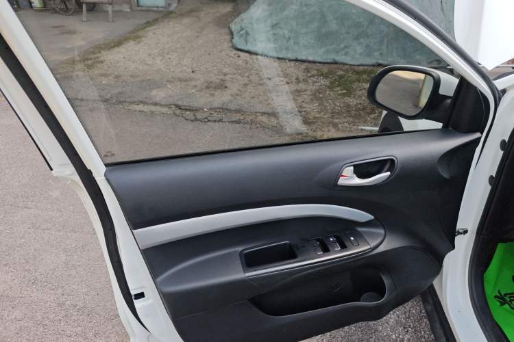 Used Kia kx1 Stonic 2021 1.4L Manual Fun Edition Left Front Door Interior