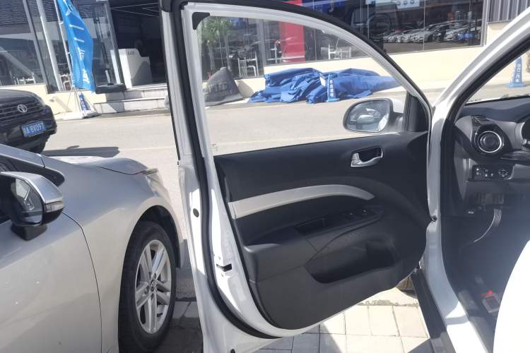 Used Kia kx1 Stonic 2021 1.4L CVT Fun Edition Left Front Door Interior