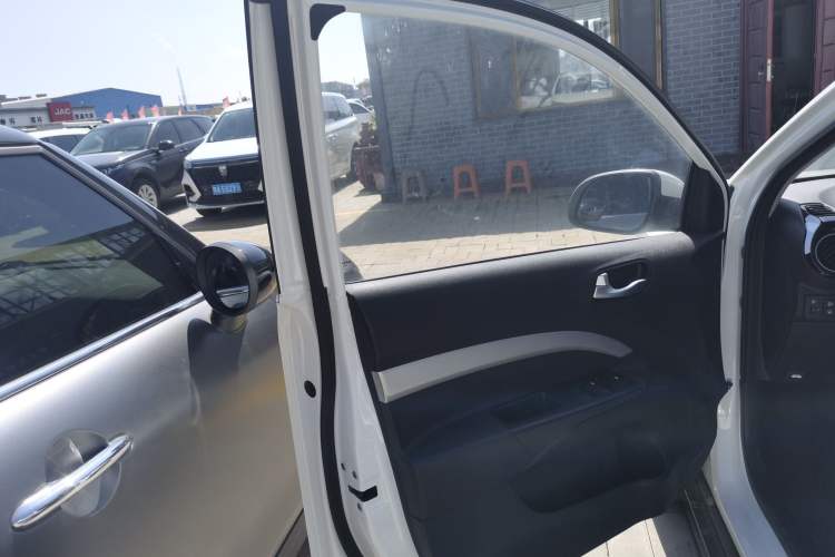 Used Kia kx1 Stonic 2021 1.4L CVT Fun Edition Left Front Door Interior