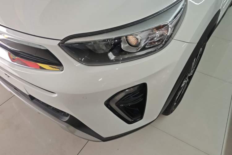 Used Kia kx1 Stonic 2021 1.4L CVT Fun & Sunroof Model Left Front Headlight