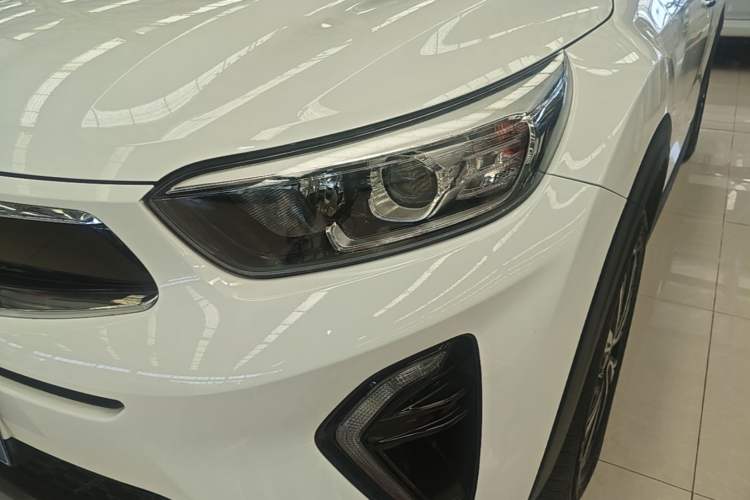 Used Kia kx1 Stonic 2021 1.4L CVT Fun Edition Left Front Headlight