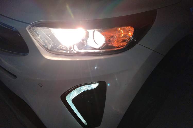 Used Kia kx1 Stonic 2021 1.4L CVT Fun & Sunroof Model Left Front Headlight