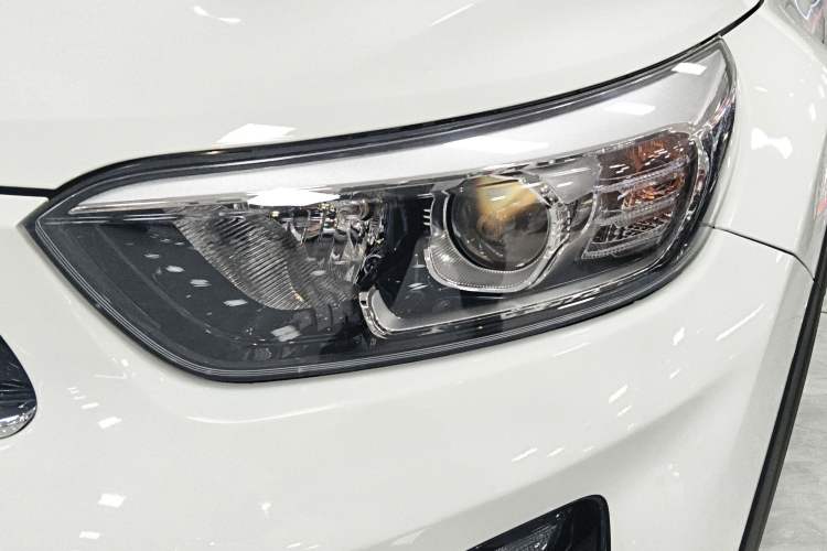 Used Kia kx1 Stonic 2021 1.4L CVT Fun Edition Left Front Headlight