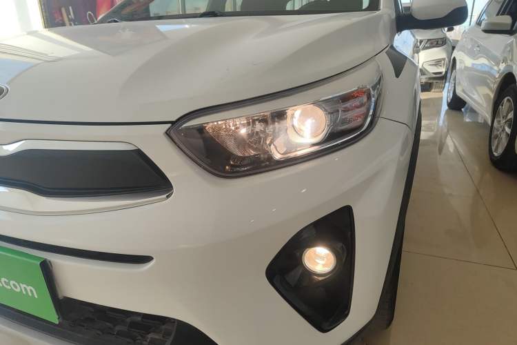Used Kia kx1 Stonic 2021 1.4L Manual Fun Edition Left Front Headlight