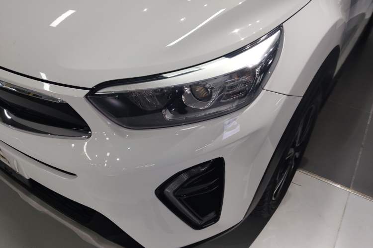 Used Kia kx1 Stonic 2021 1.4L Automatic Fun Edition Left Front Headlight