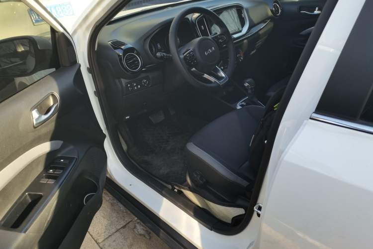 Used Kia kx1 Stonic 2021 1.4L CVT Fun Edition Left Front Seat