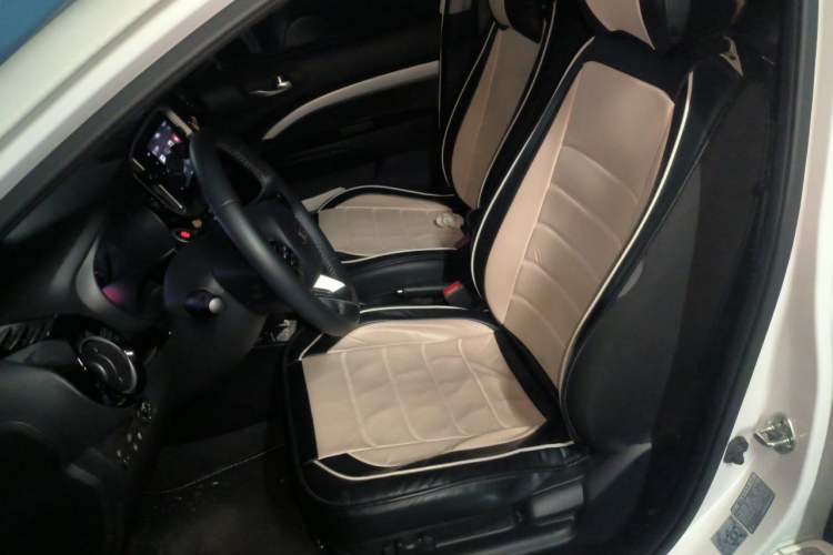 Used Kia kx1 Stonic 2021 1.4L Automatic Fun Edition Left Front Seat