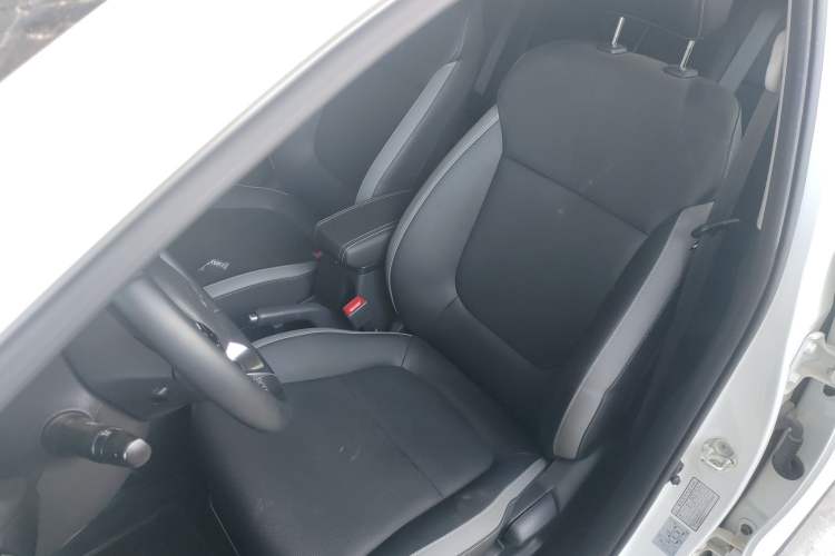 Used Kia kx1 Stonic 2021 1.4L CVT Fun Edition Left Front Seat