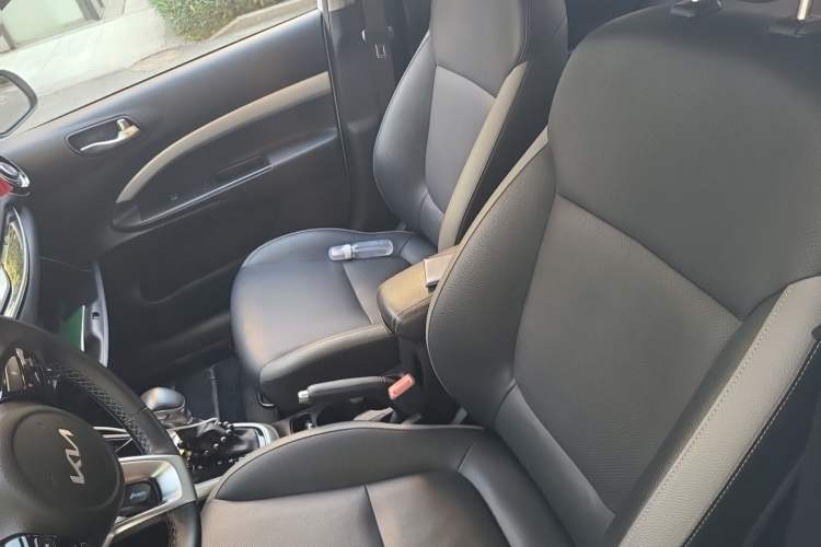 Used Kia kx1 Stonic 2021 1.4L CVT Fun Edition Left Front Seat