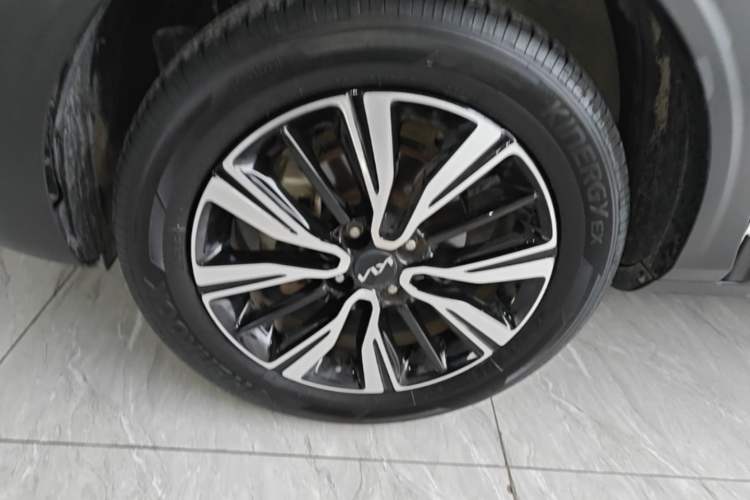 Used Kia kx1 Stonic 2021 1.4L CVT Sunroof Model Left Front Wheel Hub