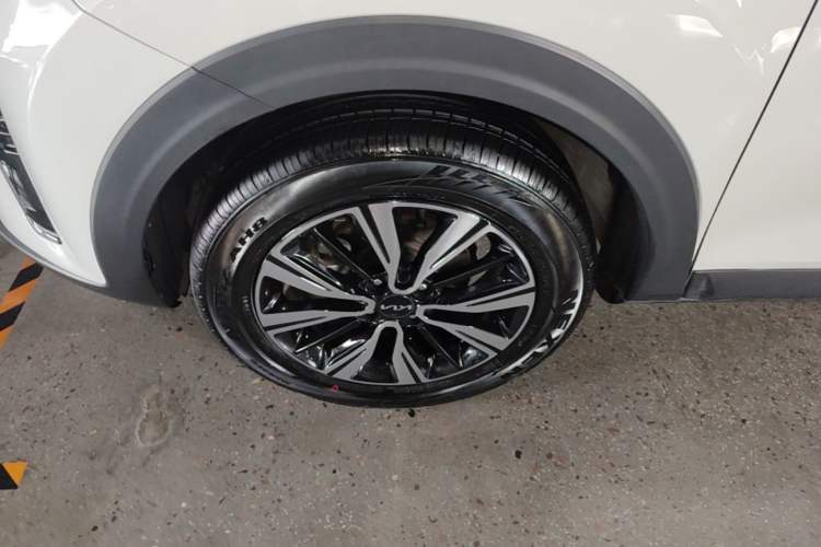 Used Kia kx1 Stonic 2021 1.4L CVT Sunroof Model Left Front Wheel Hub